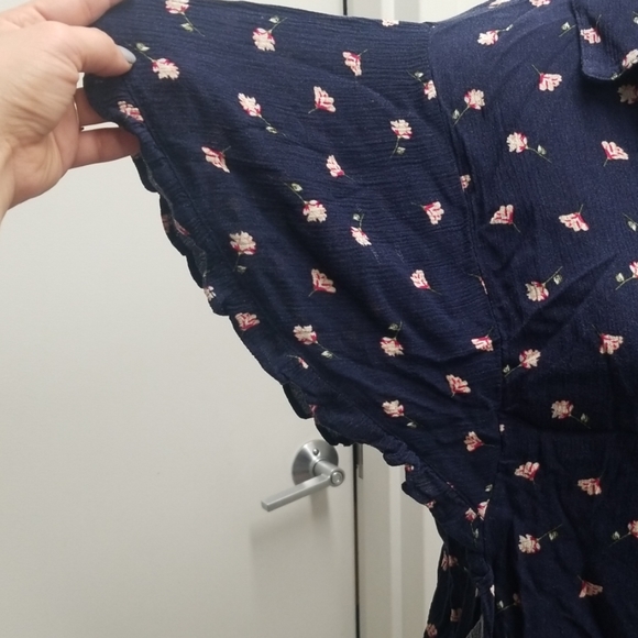 Top - Picture 2 of 3